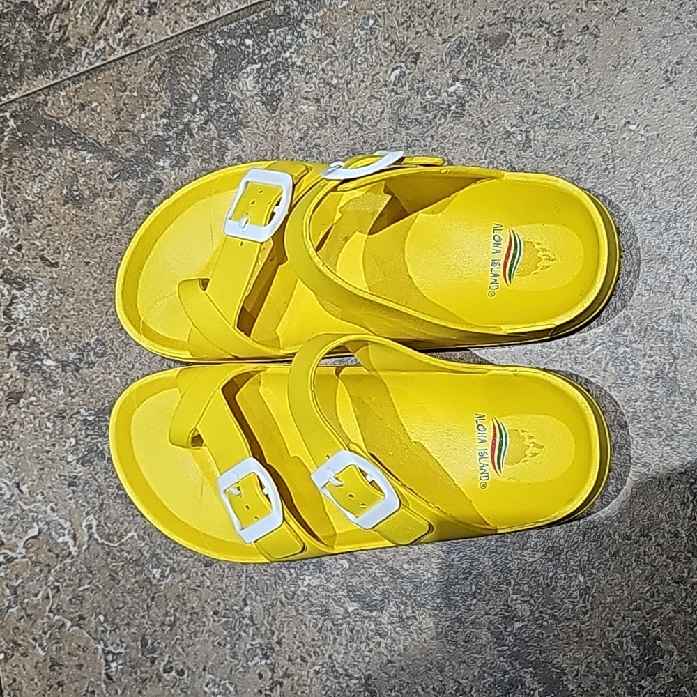 Yellow sandels waterproof size 7